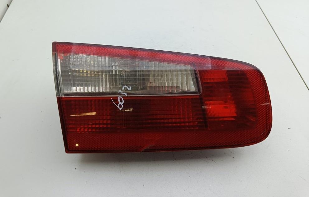 фонарь крышки багажника левый Renault Laguna II 2001, 1.9 л., дизель, МКПП, серый, хетчбэк 5 дв., 8200002475