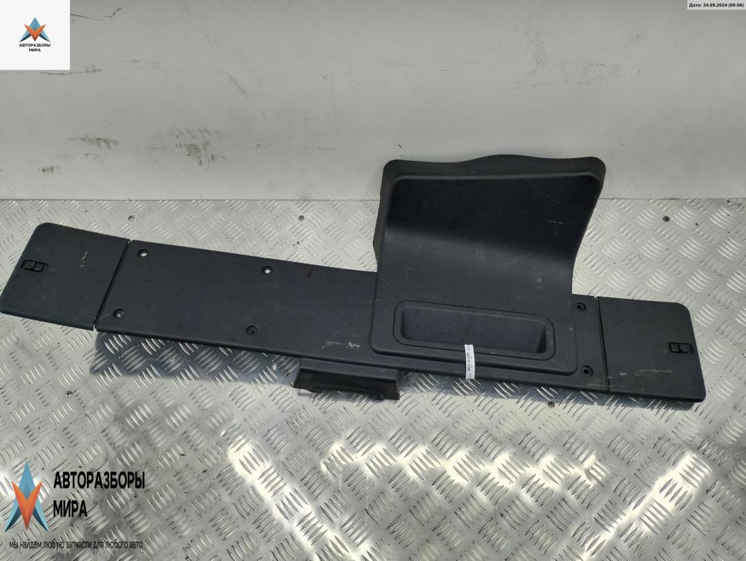 накладка двери (крышки) багажника Citroen Xantia 1 поколение 1996, 1.8 л., бензин, МКПП, красный, хетчбэк 5 дв., 9610962477 - фото №1