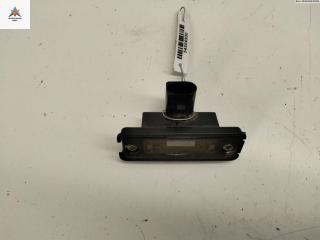 подсветка номера Volkswagen Golf 4 поколение 1999, 1.4 л., бензин, МКПП, серый, хетчбэк 5 дв., 1J6943021