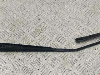 Щеткодержатель (поводок стеклоочистителя) передний Nissan Almera N16 [рестайлинг] 2002, 1.8 л., бензин, МКПП, серый, хетчбэк 3 дв.