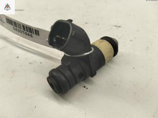 форсунка Volkswagen Polo 4 поколение 2003, 1.4 л., бензин, МКПП, красный, хетчбэк 5 дв., 036906031M