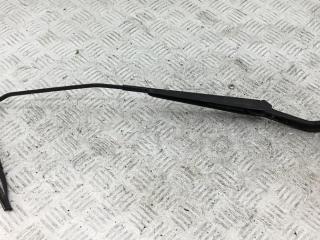 Щеткодержатель (поводок стеклоочистителя) передний Nissan Almera N16 [рестайлинг] 2002, 1.5 л., бензин, МКПП, красный, хетчбэк 5 дв.