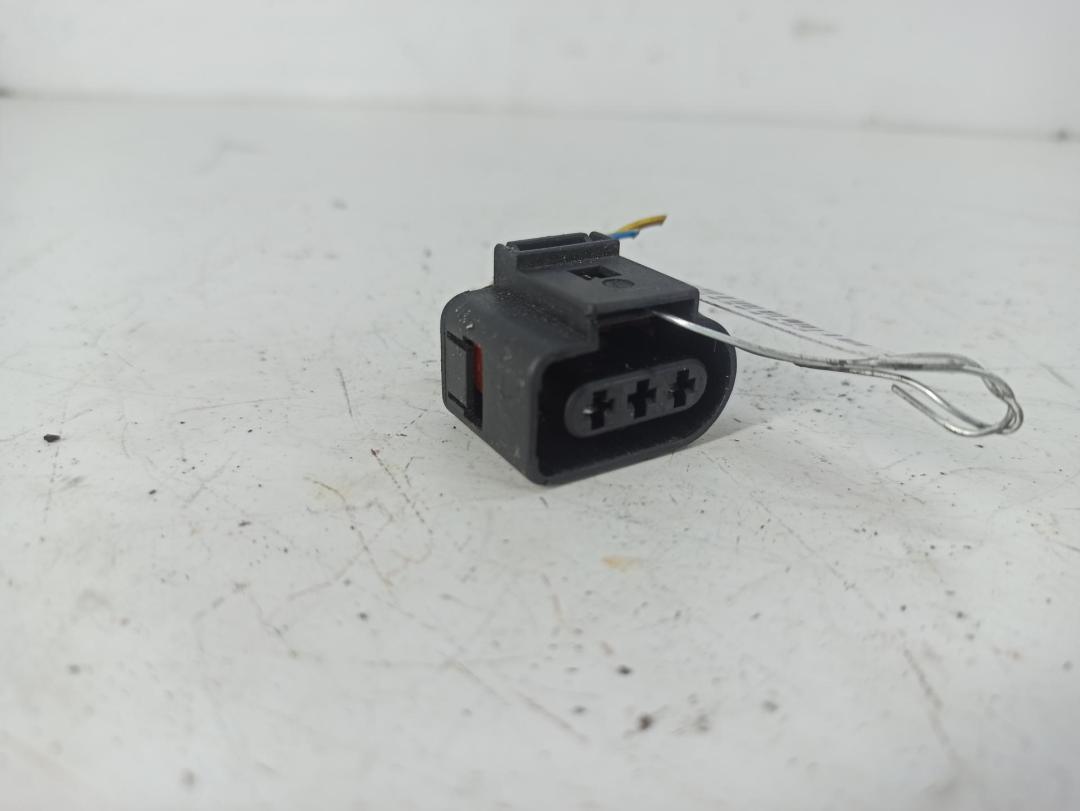 разъем (фишка) проводки Audi A4 B6 2002, 2.4 л., бензин, МКПП, синий, кабриолет, 1J0973723