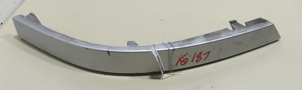 Ус под фонарь (накладка) правый BMW 7 серия E65/E66/E67 2003, 4.0 л., дизель, АКПП, серый, седан - фото №1