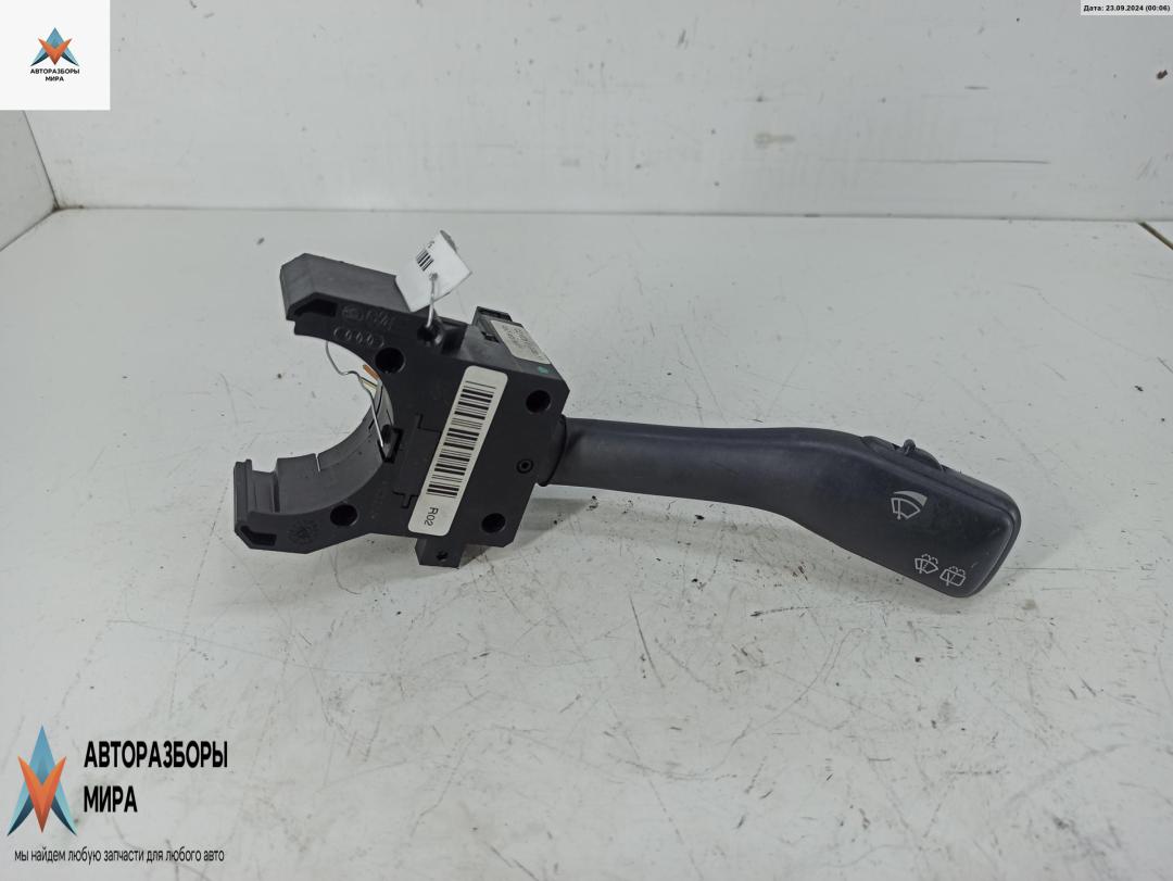 переключатель дворников Audi A6 4B/C5 1999, 2.4 л., бензин, МКПП, серый, универсал, 4B0953503F - фото №1