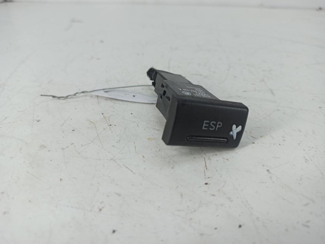 кнопка (выключатель) Audi A8 D2 2000, 3.7 л., бензин, АКПП, серый, седан, 4D0927134A