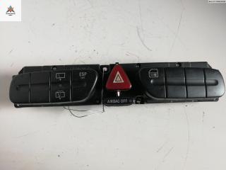 кнопка аварийной сигнализации Mercedes-Benz C-Класс W203/S203/CL203 2001, 2.0 л., бензин, МКПП, серый, универсал, 2038210551