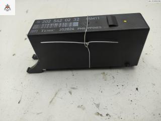 блок управления светом Mercedes-Benz C-Класс W202/S202 1995, 1.8 л., бензин, МКПП, серый, седан, 2025420232