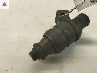 форсунка Volkswagen Golf 4 поколение 1998, 1.6 л., бензин, МКПП, синий, хетчбэк 5 дв., 037906031AA