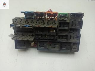 блок предохранителей Renault Laguna 2 поколение 2002, 1.8 л., бензин, АКПП, красный, хетчбэк 5 дв.