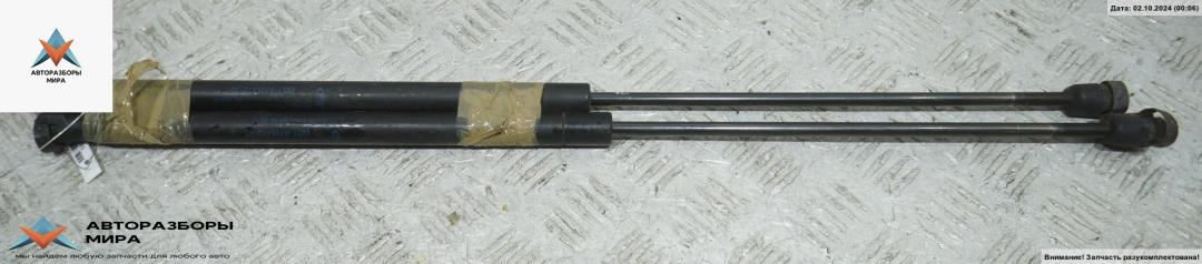 амортизатор крышки багажника (3-5 двери) Ford Focus 2 поколение 2005, 1.6 л., i, бензин, МКПП, синий, универсал, 1684275, 4M51N406A10AD - фото №1