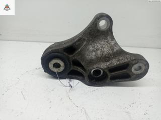 кронштейн КПП Ford Focus 2 поколение [рестайлинг] 2010, 1.8 л., бензин, МКПП, серый, хетчбэк 5 дв.