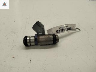 форсунка Volkswagen Golf 4 поколение 2002, 1.6 л., бензин, МКПП, чёрный, хетчбэк 3 дв., 031031T