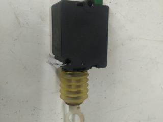 активатор замка багажника Audi A6 4B/C5 2000, 2.5 л., дизель, МКПП, синий, универсал, 4B9962115