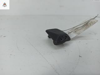 форсунка омывателя лобового стекла Audi A4 B5 1995, 1.6 л., бензин, МКПП, зелёный, седан, 8D0955988