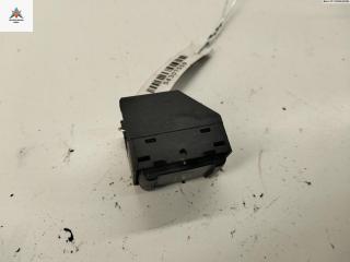 кнопка стеклоподъемника переднего правого Volkswagen Passat B5 [рестайлинг] 2002, 2.0 л., бензин, МКПП, синий, универсал, 1J0959855