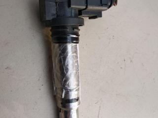 катушка зажигания Volkswagen Golf 5 поколение 2004, 1.6 л., бензин, МКПП, красный, хетчбэк 5 дв.