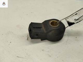 датчик детонации Volkswagen Golf 4 поколение 1998, 1.4 л., бензин, МКПП, чёрный, хетчбэк 3 дв., 030905377A