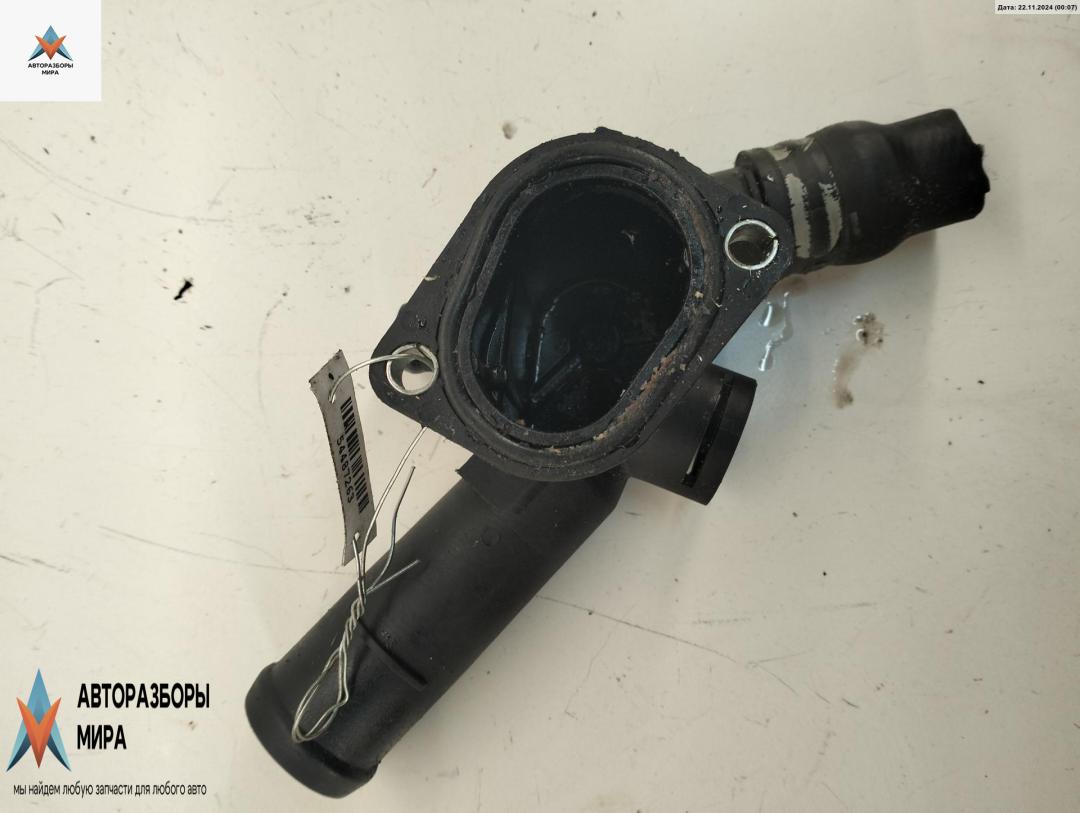 фланец (тройник) системы охлаждения Skoda Octavia mk1 (A4 1U) 2004, 2.0 л., бензин, МКПП, серый, универсал, 06A121133D - фото №1