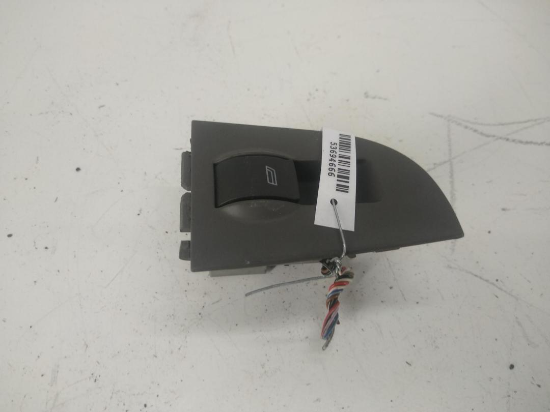 кнопка стеклоподъемника переднего правого Audi A6 C5 2001, 2.4 л., бензин, МКПП, чёрный, седан, 4B0959855A