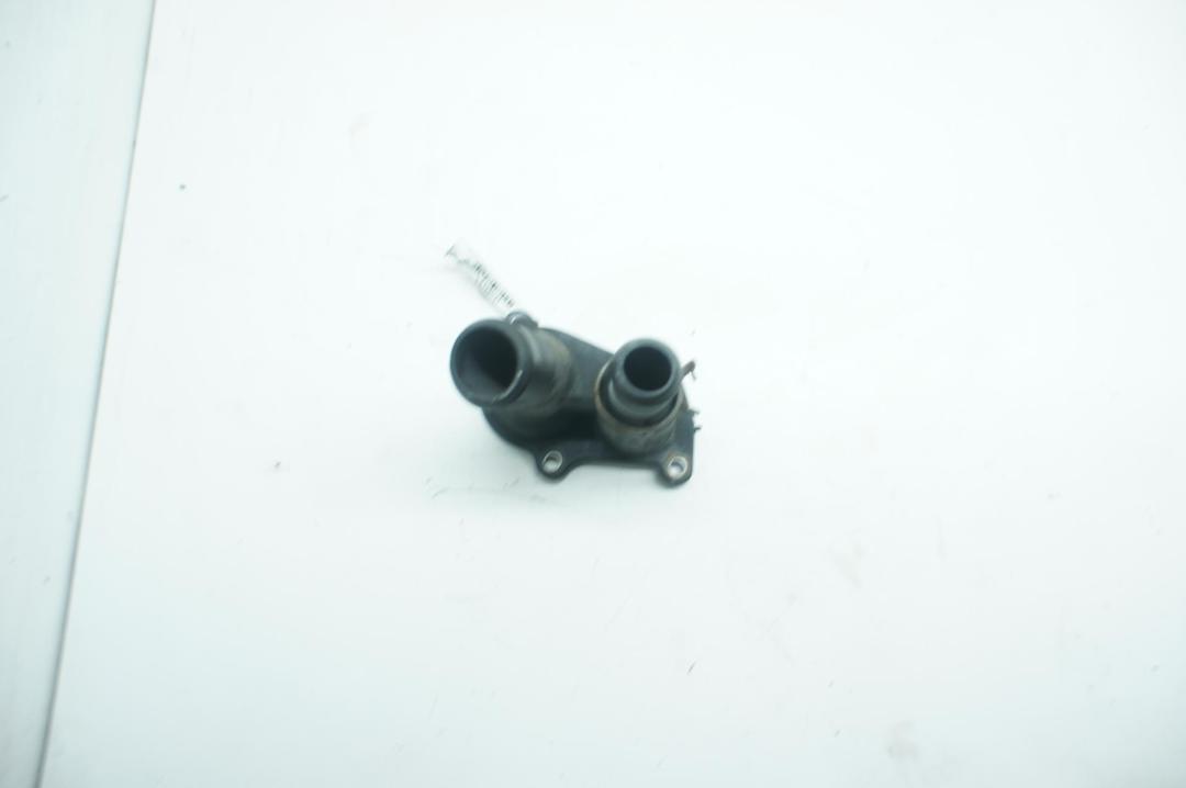 корпус термостата Ford Focus I 1999, 1.6 л., i, бензин, МКПП, серый, седан, 98MM9K478DA