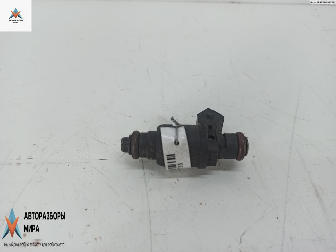 форсунка Audi A4 B5 1997, 2.4 л., бензин, МКПП, синий, универсал, 078133551AC - фото №1