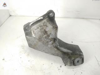 кронштейн двигателя Audi A6 4B/C5 1998, 2.4 л., бензин, МКПП, зелёный, универсал, 8D0199307G