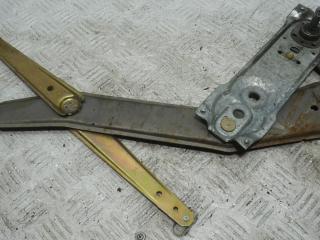 стеклоподъемник передний правый Opel Astra F 1993, 1.6 л., бензин, МКПП, синий, хетчбэк 3 дв.