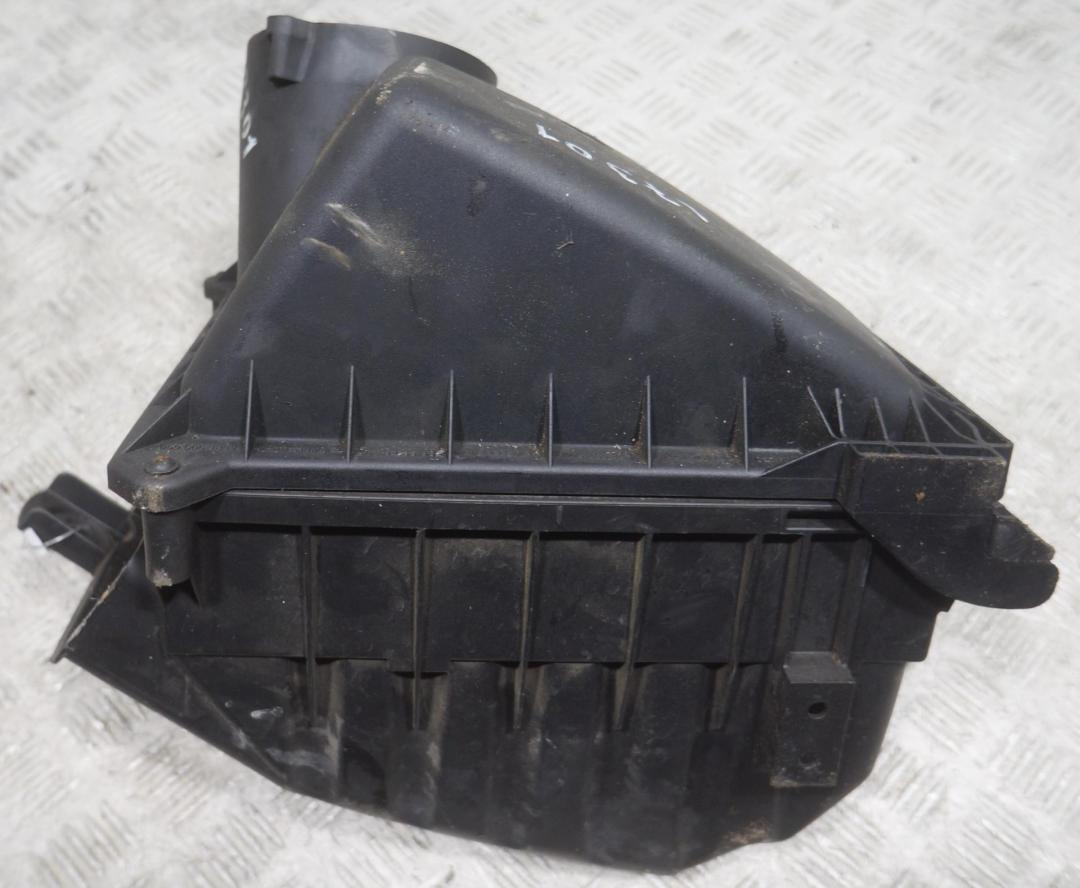 корпус воздушного фильтра Audi A4 B7 2006, 3.0 л., дизель, МКПП, серый, седан, 059133837AF