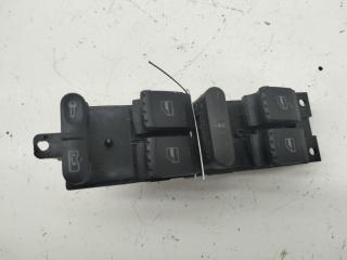 кнопка стеклоподъемника переднего левого Volkswagen Passat B5 1998, 1.6 л., бензин, МКПП, синий, универсал, 1J4959857
