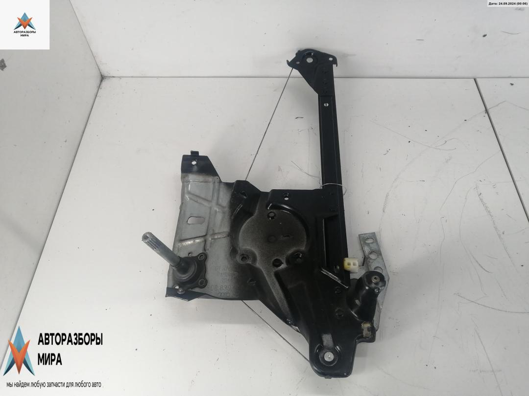 стеклоподъемник задний правый Audi A4 B5 1995, 2.6 л., бензин, МКПП, серый, седан, 8D0839400A - фото №1