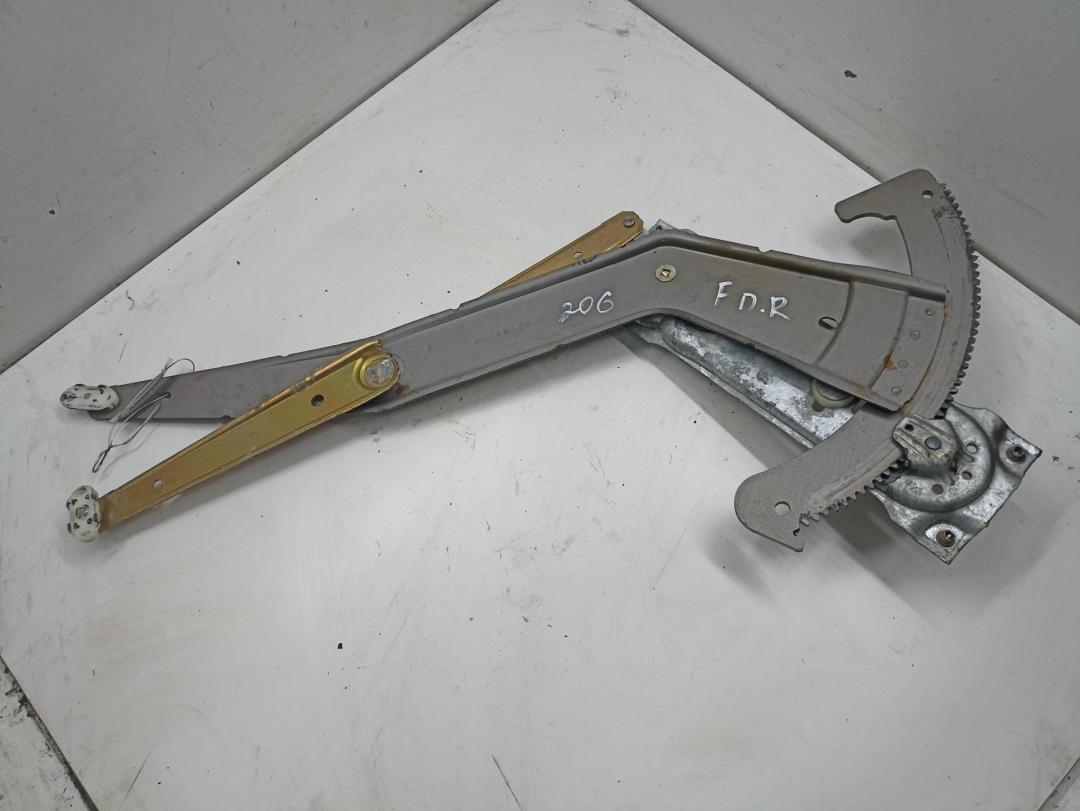 стеклоподъемник передний правый Opel Astra F 1992, 1.8 л., бензин, АКПП, красный, хетчбэк 5 дв., 90360536 - фото №1