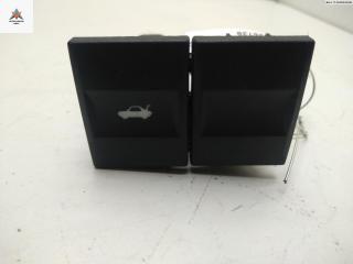 кнопка открытия багажника Ford Mondeo 3 поколение 2001, 2.0 л., бензин, АКПП, серый, универсал, 1S7119B514AA