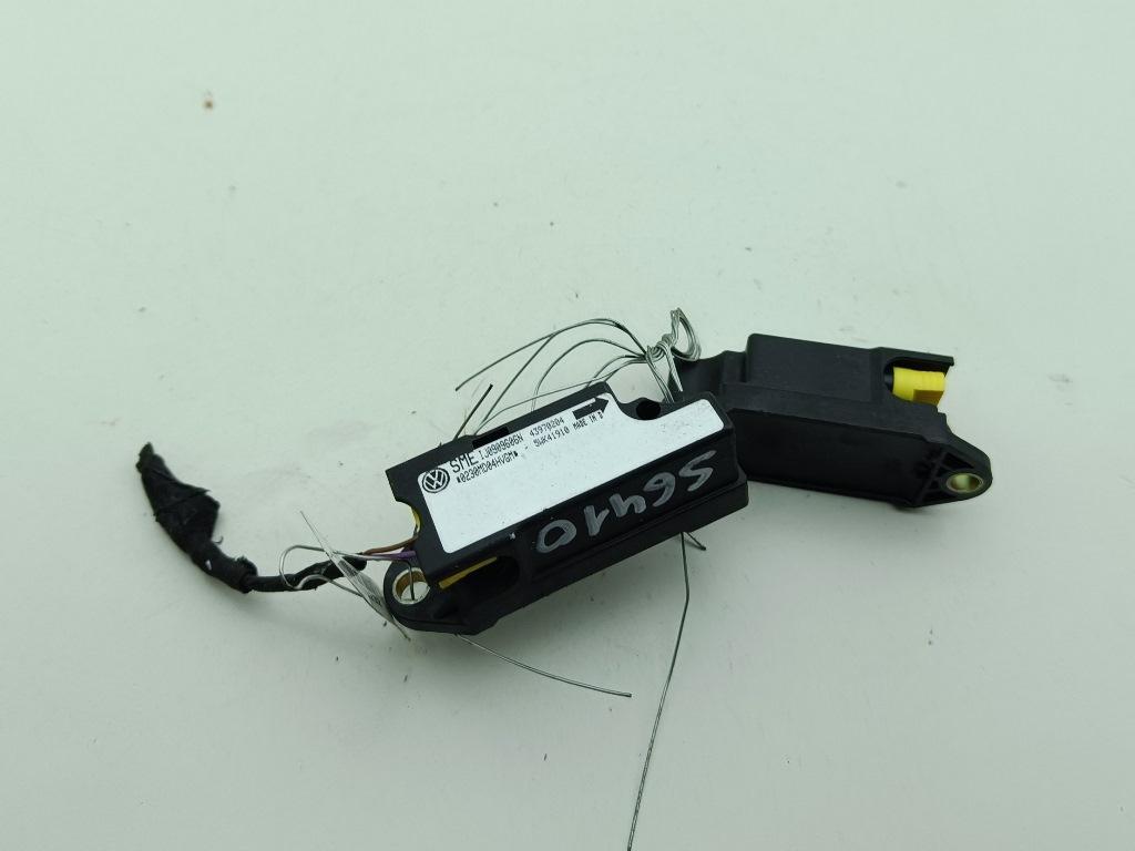 датчик AirBag Volkswagen Passat B5 1997, 1.8 л., бензин, МКПП, синий, универсал, 1J0909606N