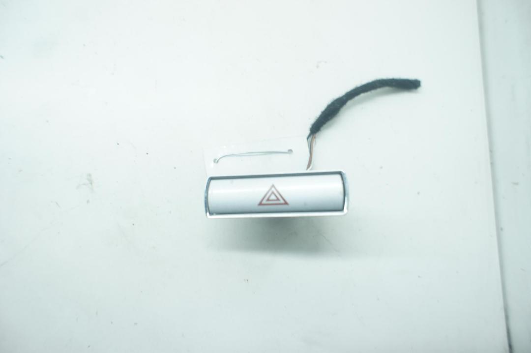 кнопка аварийной сигнализации Ford Mondeo III 2004, 2.0 л., дизель, МКПП, чёрный, универсал, 4S7T13A350AB