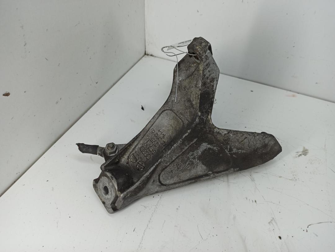 кронштейн двигателя Audi A4 B6 2002, 2.0 л., бензин, АКПП, синий, универсал, 8E0199308A