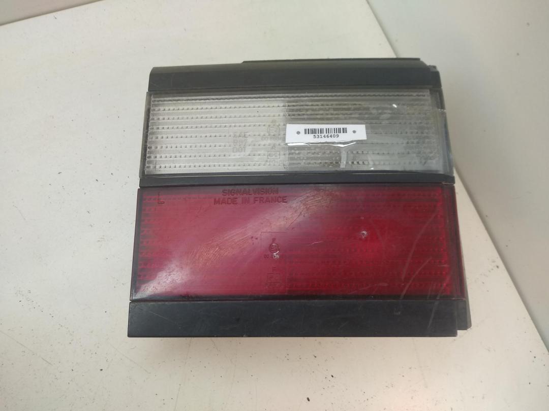 фонарь крышки багажника левый Volkswagen Passat B3 1991, 2.0 л., бензин, МКПП, чёрный, универсал, 333945107 - фото №1