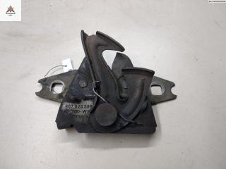 замок капота Volkswagen Passat B3 1992, 1.8 л., бензин, МКПП, белый, универсал, 827823509