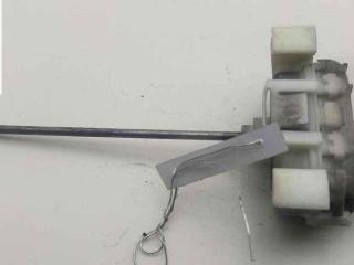 замок лючка топливного бака Audi A4 B5 1997, 2.6 л., бензин, МКПП, чёрный, универсал