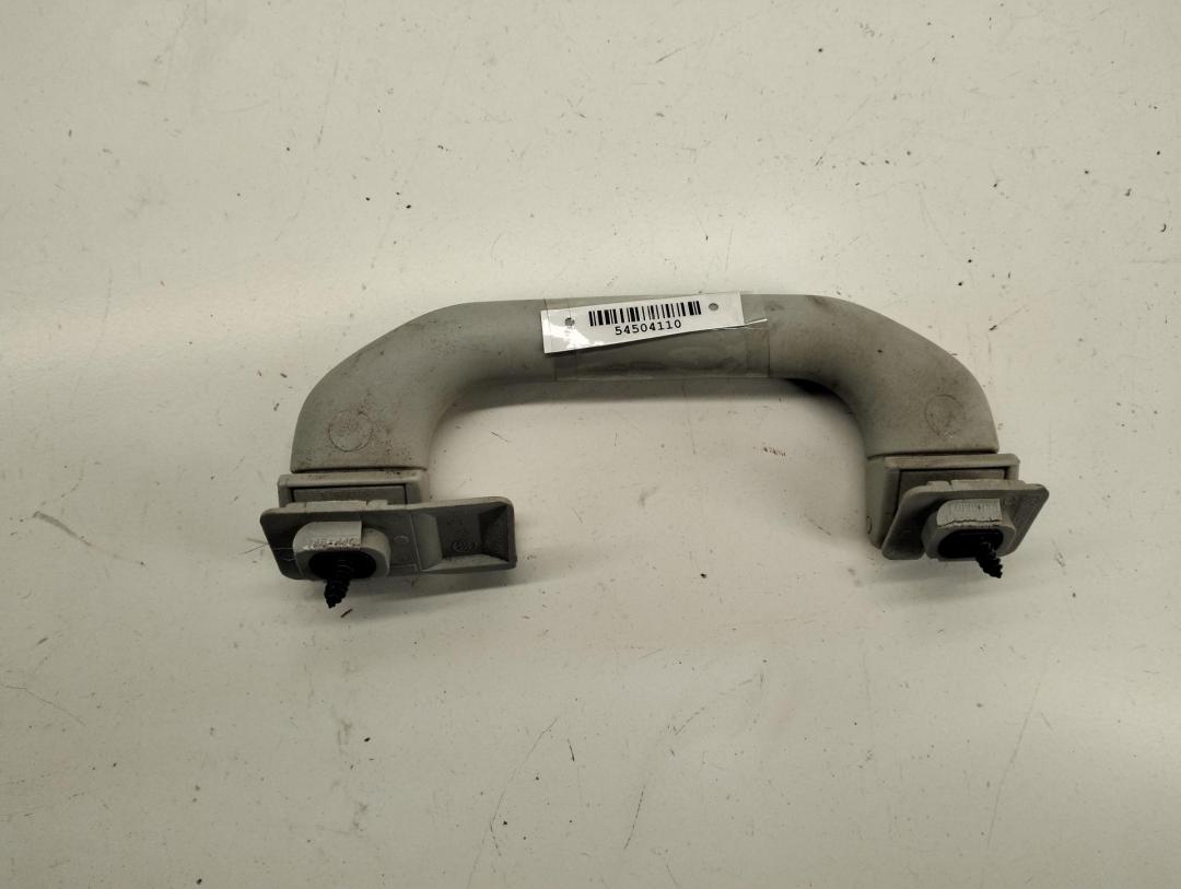 ручка внутренняя потолочная Volkswagen Polo 1998, 1.4 л., бензин, МКПП, зелёный, седан, 1H0857607