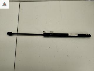 амортизатор крышки багажника (3-5 двери) Volkswagen Tiguan 1 поколение 2010, 2.0 л., дизель, МКПП, синий, внедорожник 5 дв., 5N0827550D