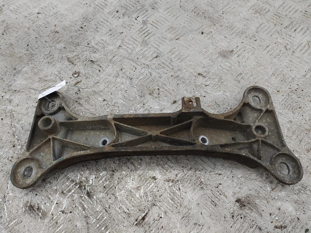 кронштейн КПП BMW 3 E90/E91/E92/E93 2011, 2.0 л., дизель, МКПП, синий, универсал, 22316778058