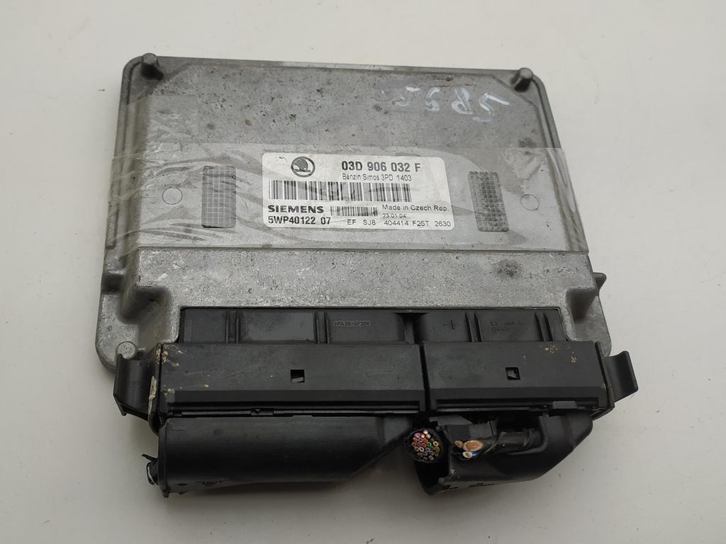 ЭБУ Skoda Fabia mk1 (6Y) 2004, 1.2 л., бензин, МКПП, серый, хетчбэк 5 дв., 03D906032F
