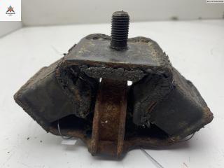 подушка крепления КПП Mercedes-Benz C-Класс W201 [рестайлинг] 1990, 1.8 л., бензин, МКПП, чёрный, седан