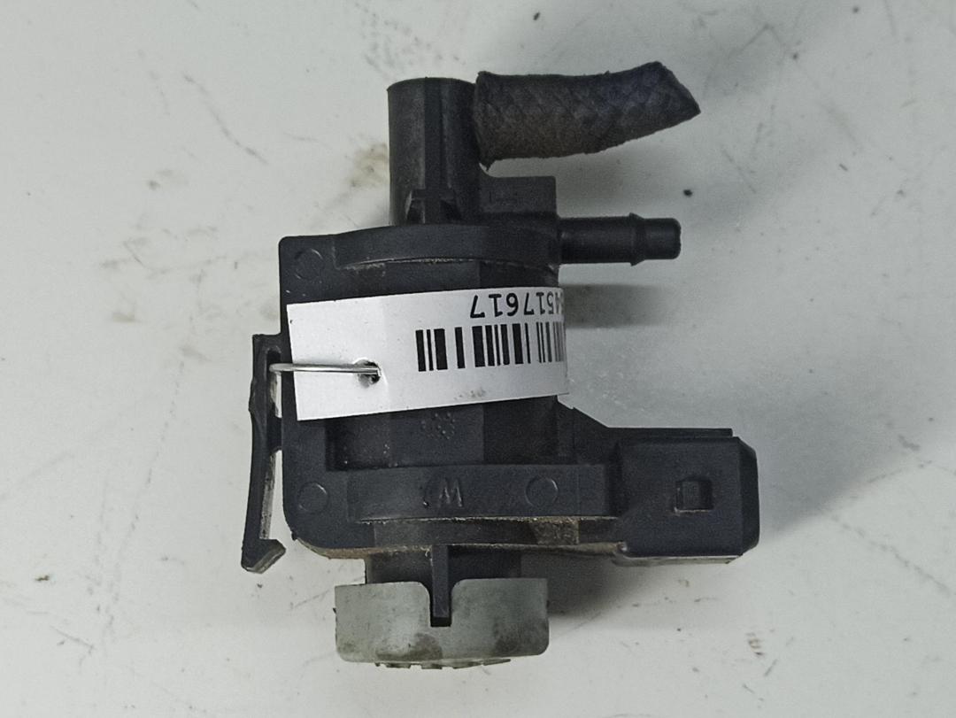 клапан вакуумного управления Audi A4 B6 2002, 2.5 л., дизель, МКПП, чёрный, универсал, 1J0906283A