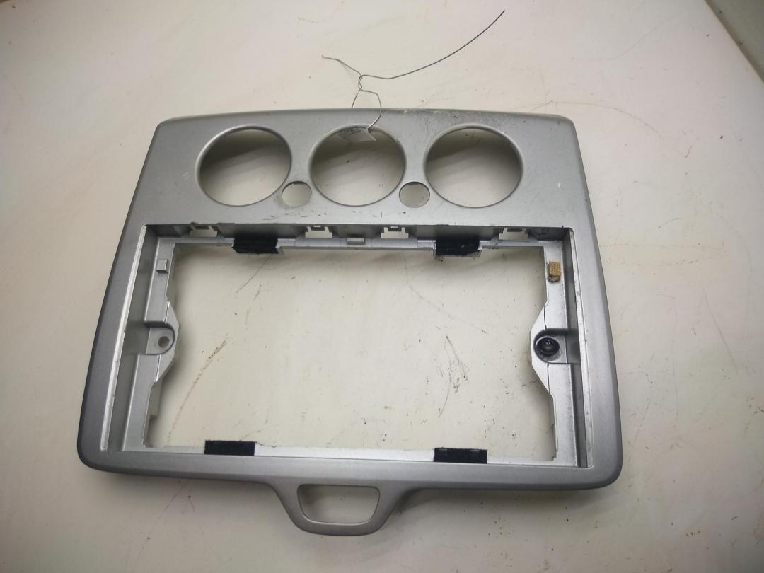 рамка под магнитолу Ford Focus II 2007, 1.6 л., дизель, МКПП, серый, универсал, 4M5118522ADW