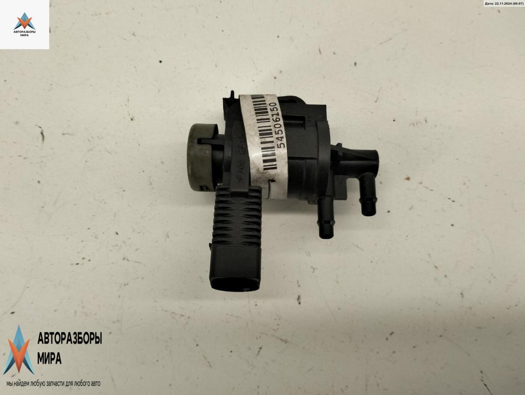 клапан вакуумного управления Volkswagen Golf 5 поколение 2006, 1.9 л., дизель, МКПП, серый, хетчбэк 5 дв., 1J090628C - фото №1