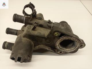 корпус термостата Volkswagen Golf 4 поколение 2001, 1.6 л., бензин, МКПП, красный, хетчбэк 5 дв., 032121111