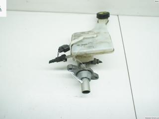 цилиндр тормозной главный Ford Focus 3 поколение 2012, 1.0 л., бензин, МКПП, чёрный, хетчбэк 5 дв., AV612140J