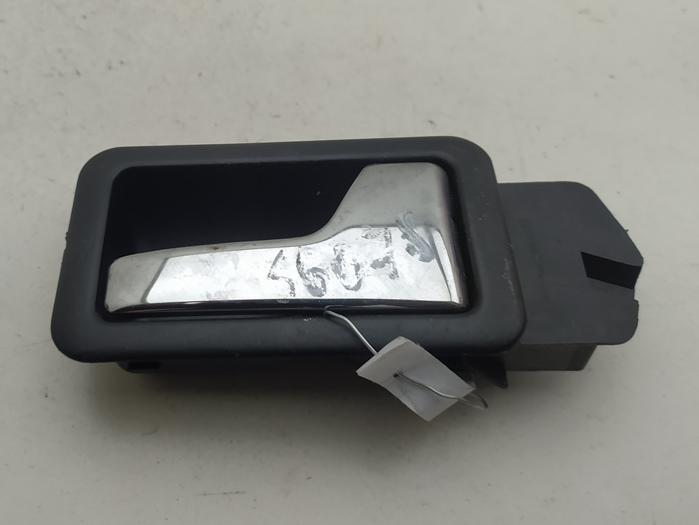 ручка внутренняя задняя правая Audi 80 8C/B4 1992, 2.0 л., бензин, МКПП, белый, седан, 893837020 - фото №1